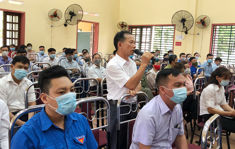 Cử tri xã Yên Lạc phát biểu ý kiến tại Hội nghị.