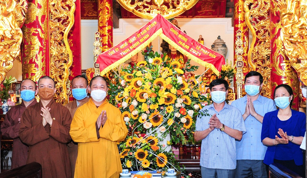 Lãnh đạo MTTQ Việt Nam tỉnh Ninh Bình thăm, chúc mừng Đại lễ Phật Đản 2021.