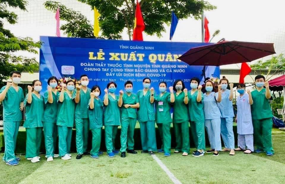 Đội ngũ y, bác sỹ, nhân viên y tế Bệnh viện Việt Nam - Thụy Điển Uông Bí sẵng sàng lên đường hỗ trợ tỉnh Bắc Giang phòng, chống dịch Covid-19.