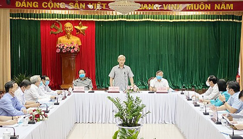 Ông Nguyễn Phú Cường, Ủy viên Trung ương Đảng, Bí thư Tỉnh ủy, Chủ tịch HĐND tỉnh, Chủ tịch Ủy ban bầu cử tỉnh Đồng Nai phát biểu tại buổi công bố kết quả bầu cử.