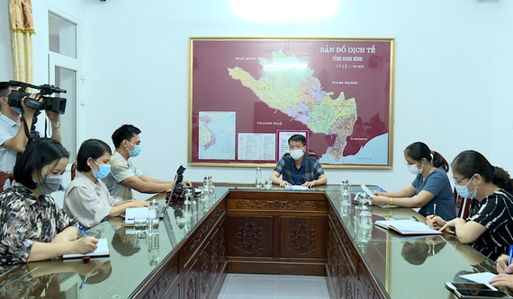Sở Y tế tỉnh Ninh Bình họp báo thông tin về các trường hợp tái dương tính với Covid-19.