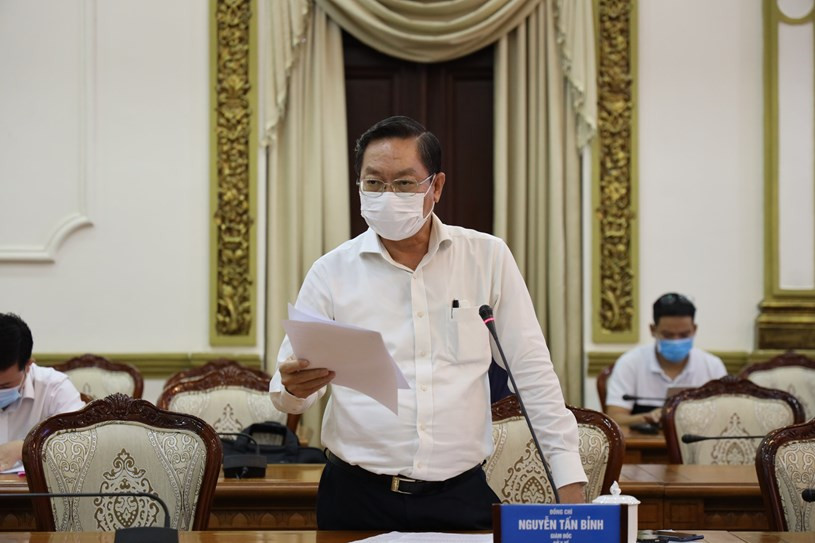 Giám đốc Sở Y tế Nguyễn Tấn Bỉnh thông tin về tình hình dịch bệnh Covid-19 tại cuộc họp chiều nay 15/6 (Ảnh: HMC cung cấp).