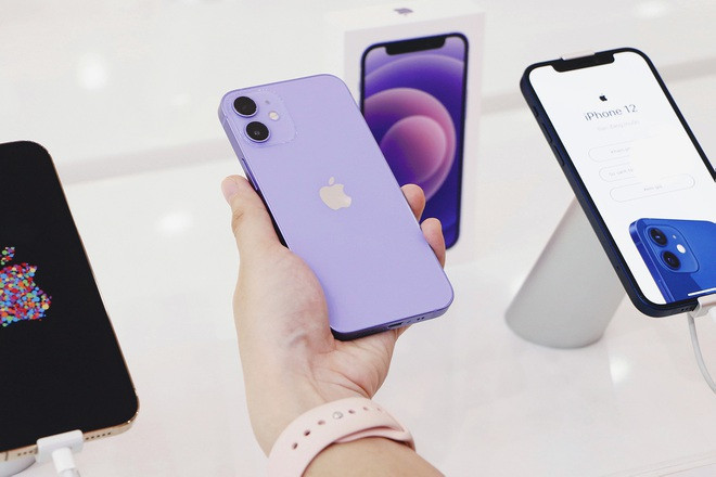 Theo chia sẻ từ các đại lý, nhiều khả năng, sau quý III năm nay, người dùng sẽ rất khó có thể tìm mua iPhone 12 Mini tại Việt Nam.