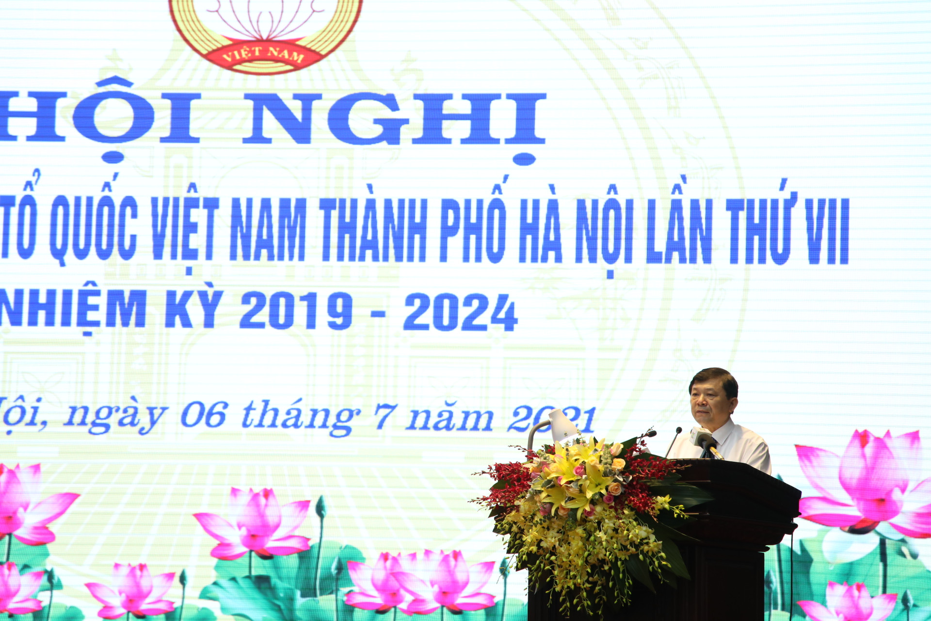 Phó Chủ tịch UBTƯ MTTQ Việt Nam Nguyễn Hữu Dũng phát biểu tại hội nghị.
