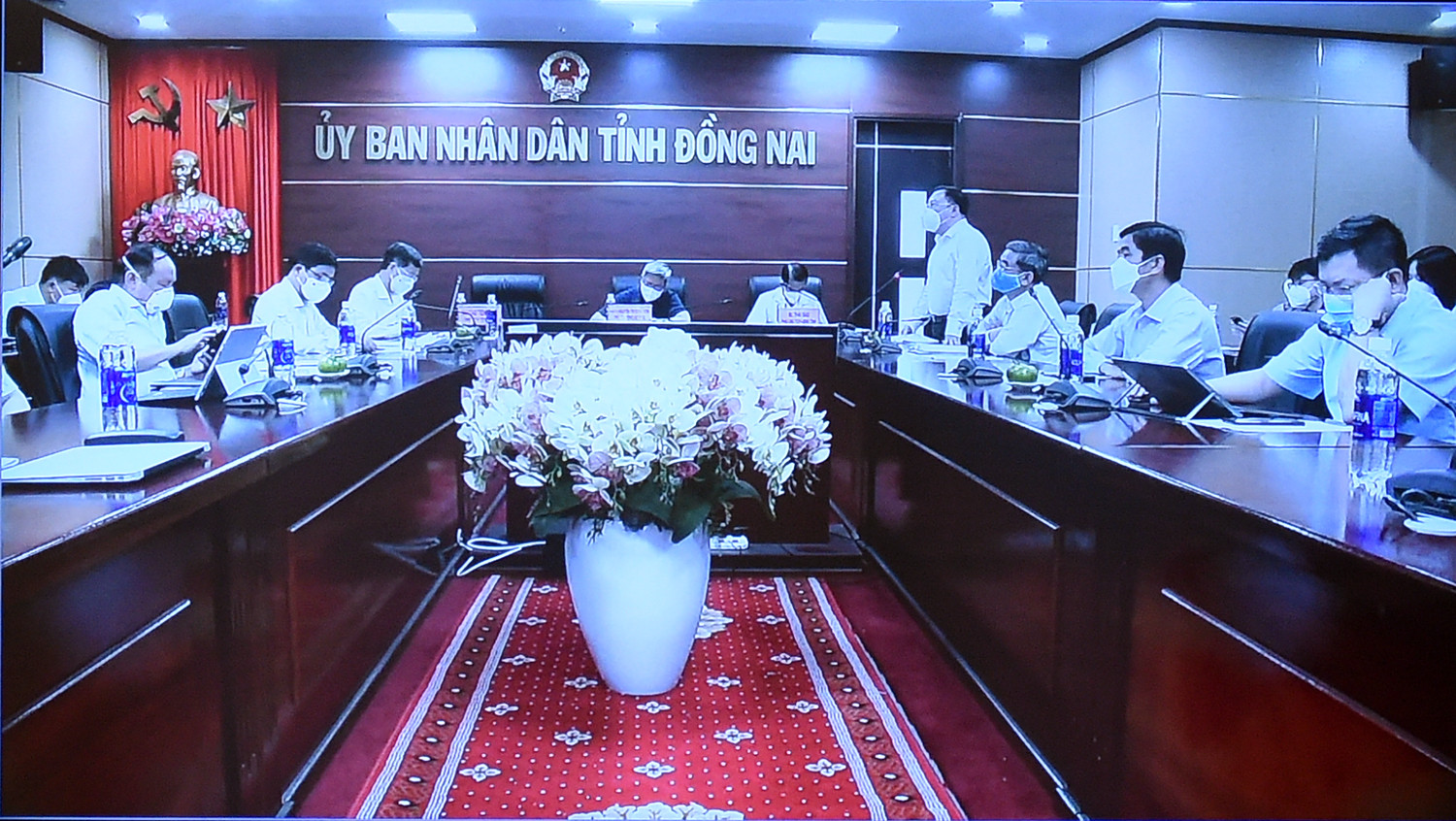 Giám đốc Sở Y tế Đồng Nai Phan Huy Anh Vũ phát biểu tại cuộc họp trực tuyến với lãnh đạo tỉnh Đồng Nai vào sáng 24/6 