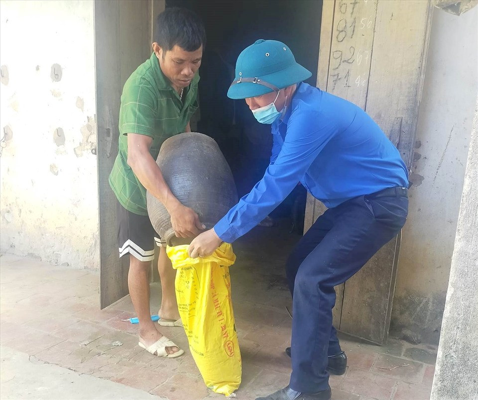  AnhMai Văn Thủy dốc cạn hũ gạo gửi vào TP Hồ Chí Minh