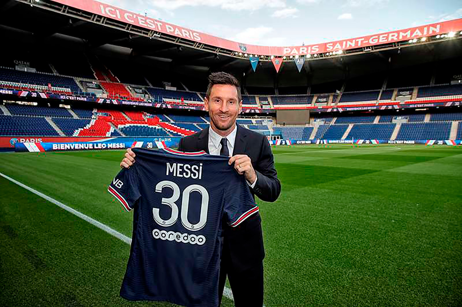 Lionel Messi khoác áo số 30 tại PSG