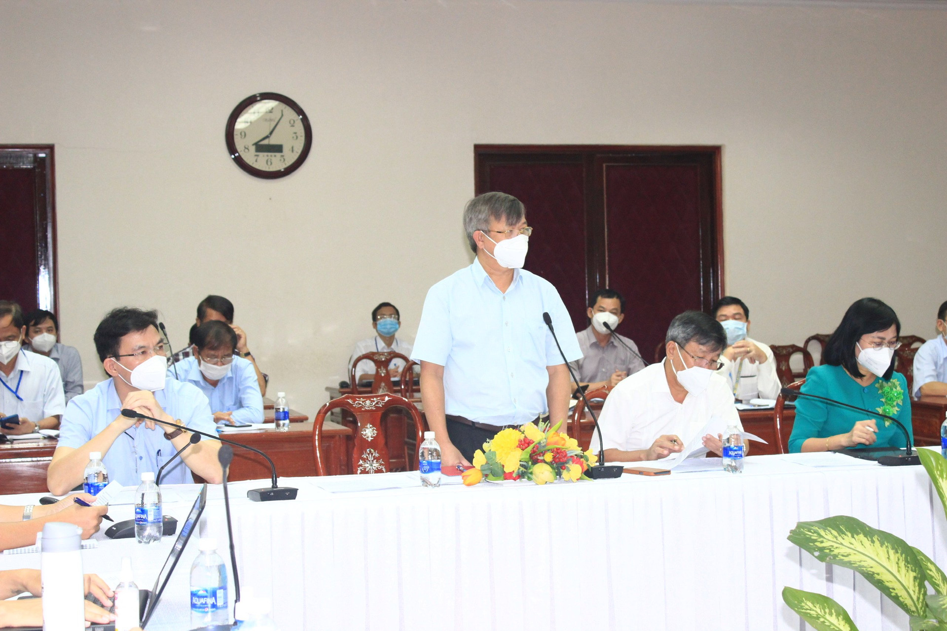Chủ tịch UBND tỉnh Đồng Nai Cao Tiến Dũng chủ trì cuộc họp. 