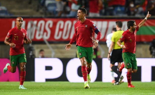 Ronaldo lập cú đúp vào cuối trận giúp Bồ Đào Nha ngược dòng không tưởng.