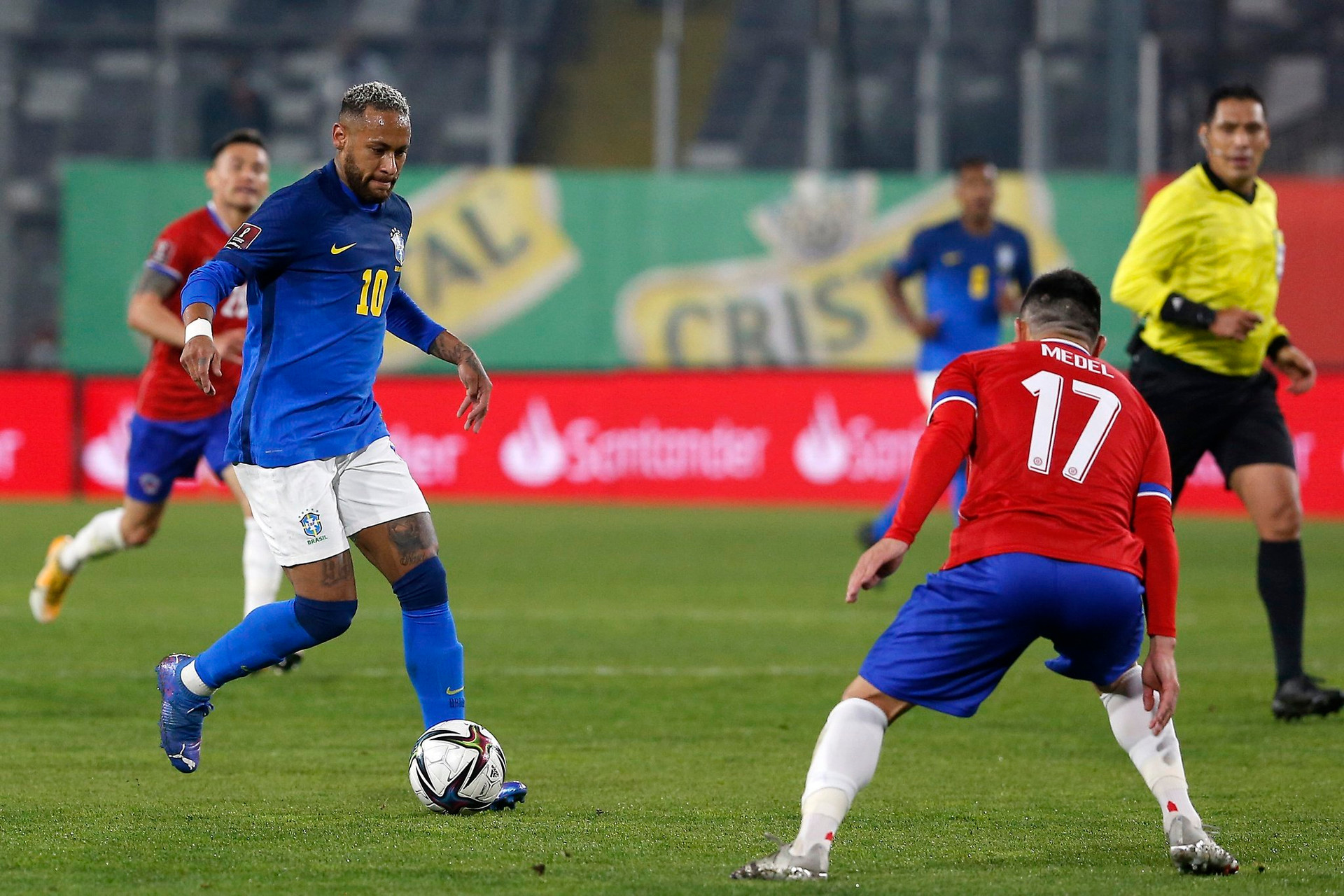 Neymar xuất hiện với thân hình phát tướng trong trận đấu gặp Chile