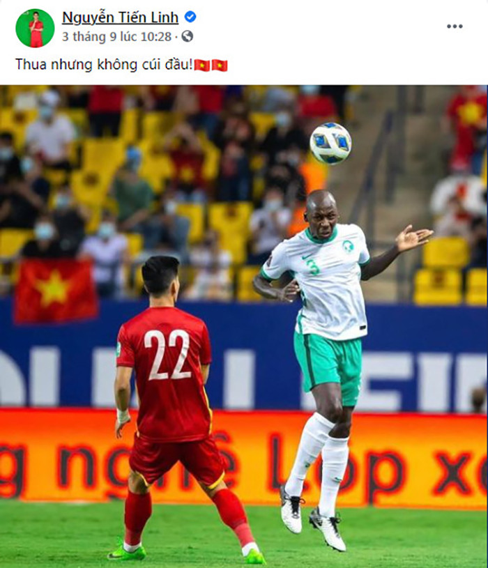 Tiền đạo Nguyễn Tiến Linh chia sẻ trên trang chủ AFC rằng dù có thua Saudi Arabia, tuyển VN nhất định không cùi đầu, không từ bỏ mà sẽ tiếp tục chiến đấu mạnh mẽ.
