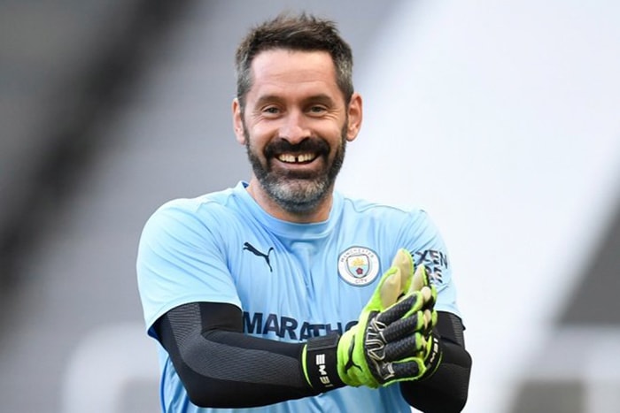 Scott Carson sẽ được lựa chọn sau khi Ederson và Zack Steffen không thể ra sân.