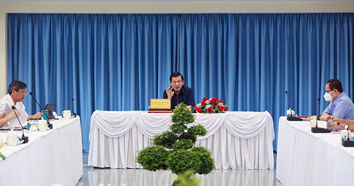 Bí thư Tỉnh ủy Đồng Nai Nguyễn Hồng Lĩnh chủ trì cuộc họp.