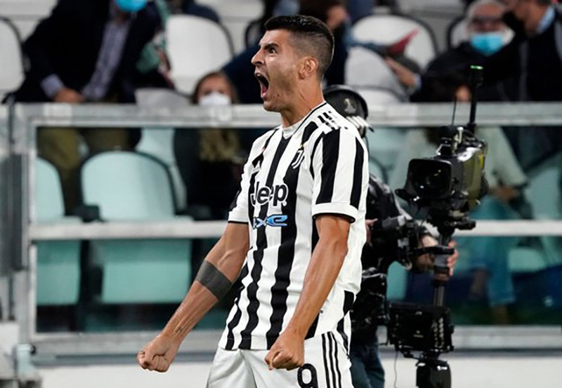 Morata đưa Juventus sớm vươn lên ở phút thứ 4.