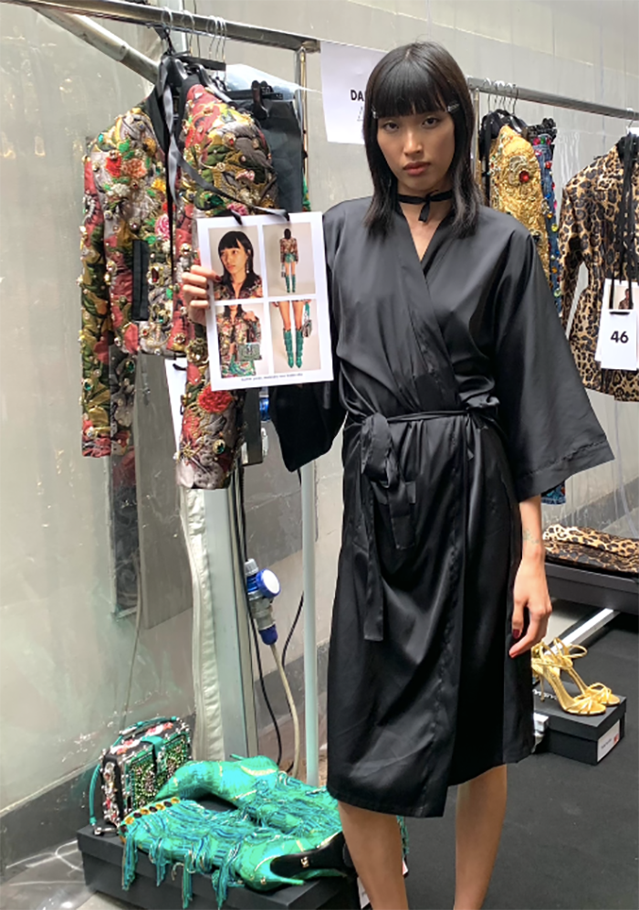Phương Oanh khoe bộ cánh cô diện cho nhà mốt Dolce & Gabbana trong bộ sưu tập Xuân - Hè 2022.