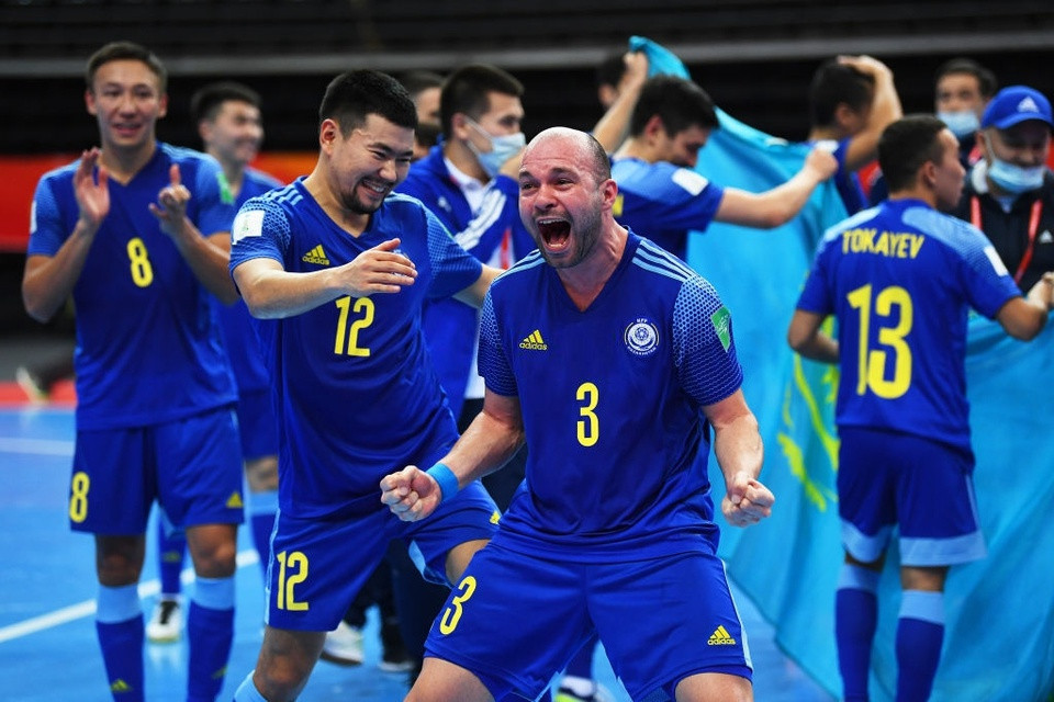 Futsal Kazakhstan lần đầu vào bán kết World Cup.