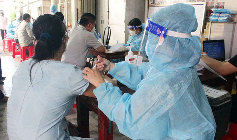 Tiêm vaccine phòng Covid-19 cho người dân trên địa bàn tỉnh Đồng Nai.
