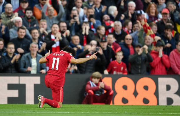 Salah có siêu phẩm solo đưa Liverpool vươn lên dẫn 2-1.