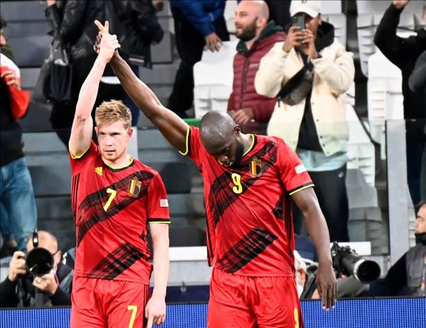 Tuyển Bỉ dẫn trước 2-0 trong hiệp 1.