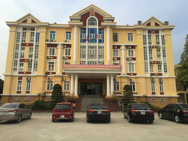 UBND huyện Hậu Lộc, nơi ông Vũ Huy Cẩn công tác trước khi bị bắt.