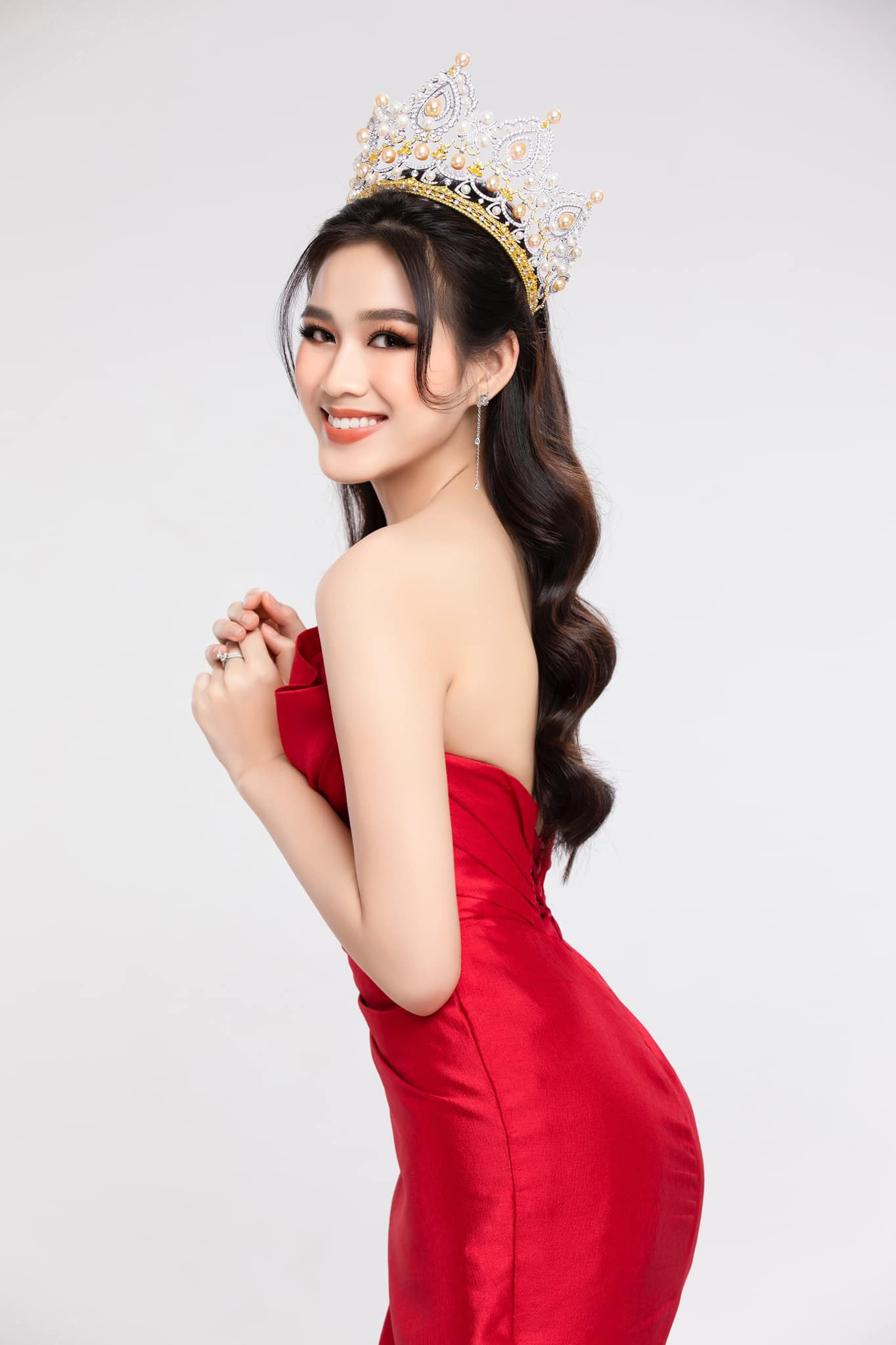 Đại diện Việt Nam tham gia Miss World năm nay là Hoa hậu Đỗ Thị Hà.