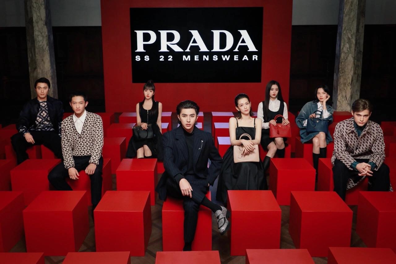 Hình chụp chung tại sự kiện của Prada hôm 20/6.