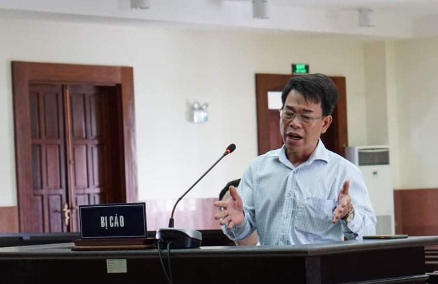 Ông Nguyễn Hải Nam, nguyên Phó Chánh án TAND quận 4, TP HCM tại tòa chiều nay 8/11.