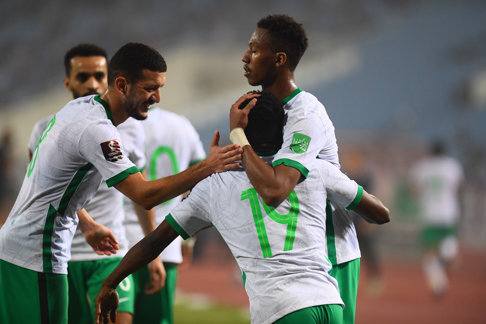 Các cầu thủ Ả rập Xê út vui mừng với bàn mở tỉ số