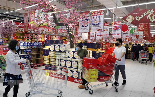 Người dân Thủ đô mua sắm hàng Việt tại siêu thị Big C- Thăng Long. 