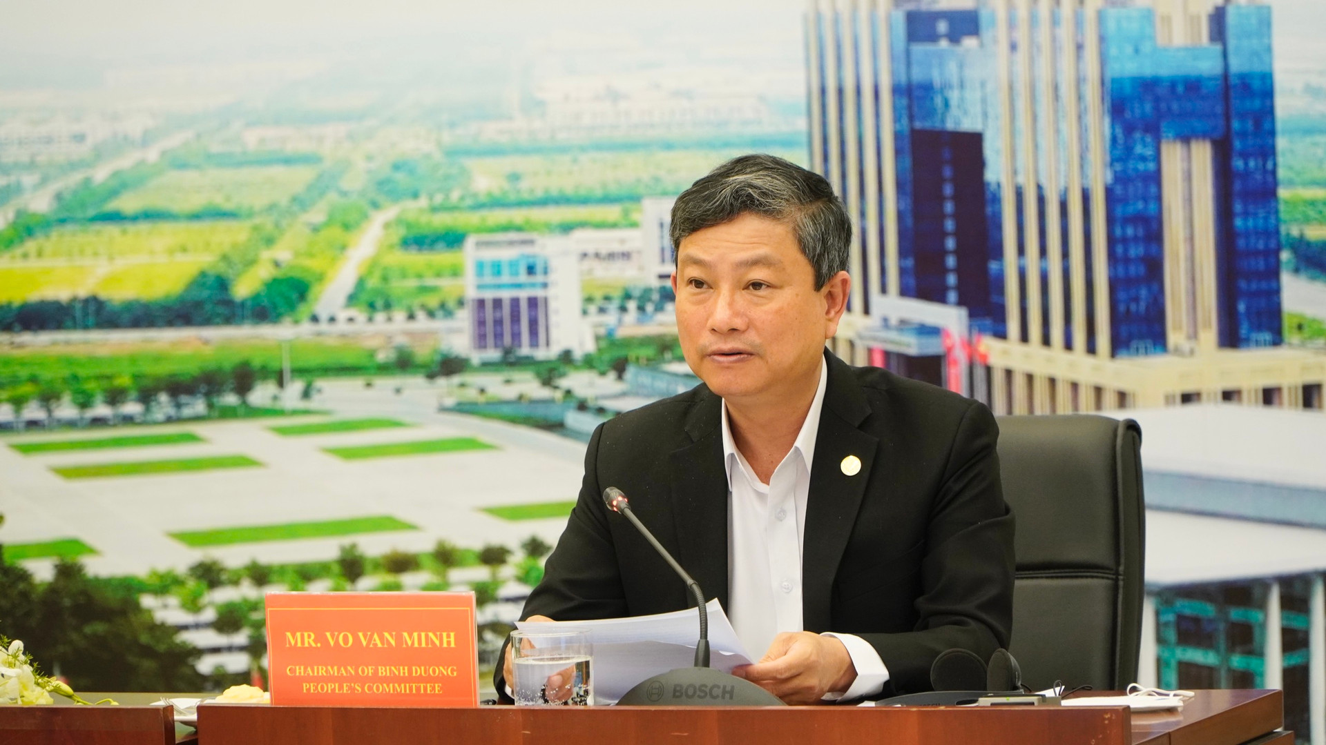 Ông Võ Văn Minh - Phó Bí thư Tỉnh ủy, Chủ tịch UBND tỉnh Bình Dương phát biểu tại Hội nghị.