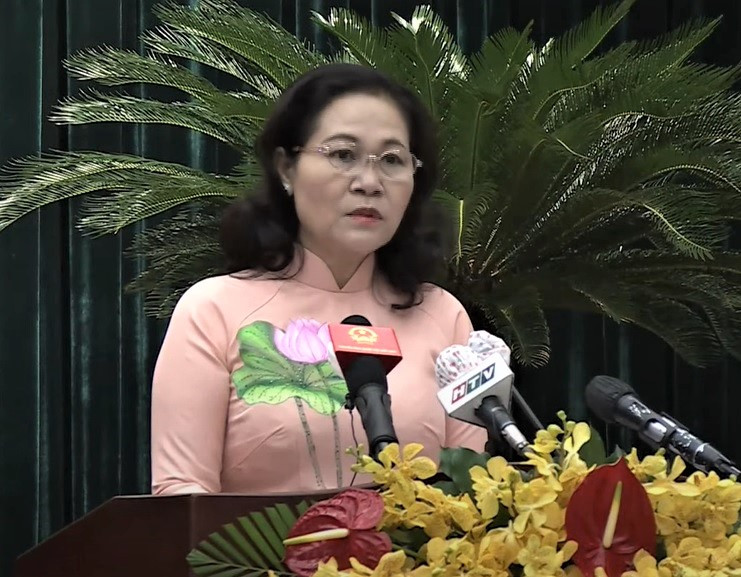 Chủ tịch HĐND TP HCM Nguyễn Thị Lệ phát biểu khai mạc kỳ họp (Ảnh: Hồng Phúc).
