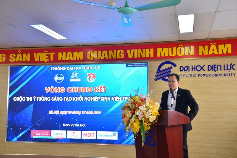 ThS. Chu Văn Tuấn - PGĐ Trung tâm Hỗ trợ việc làm và khởi nghiệp - Trưởng Ban Tổ chức công bố kết quả Cuộc thi