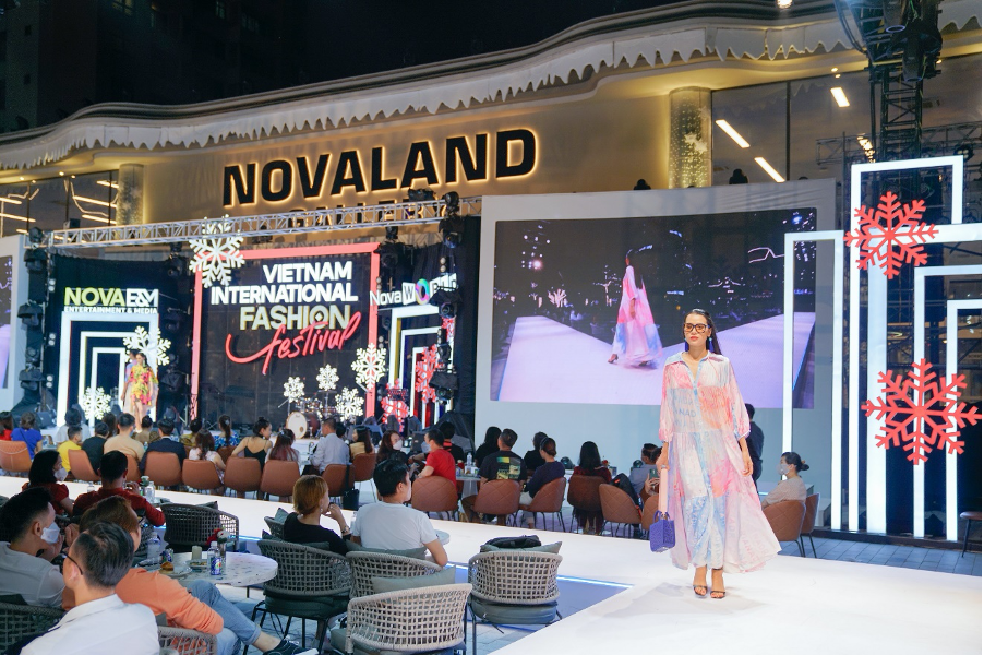 Khán giả mãn nhãn với “bữa tiệc” thời trang và âm nhạc đỉnh cao tại Novaland Gallery