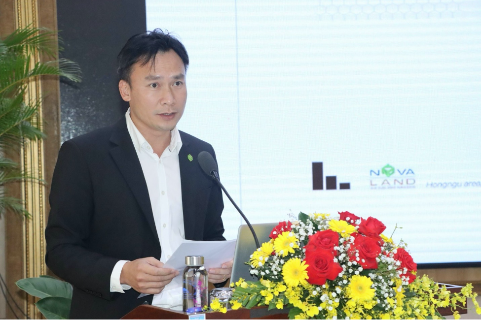 Đại diện NovaGroup trình bày ý tưởng quy hoạch chung cho huyện Hồng Ngự và Thành phố Hồng Ngự (Đồng Tháp)