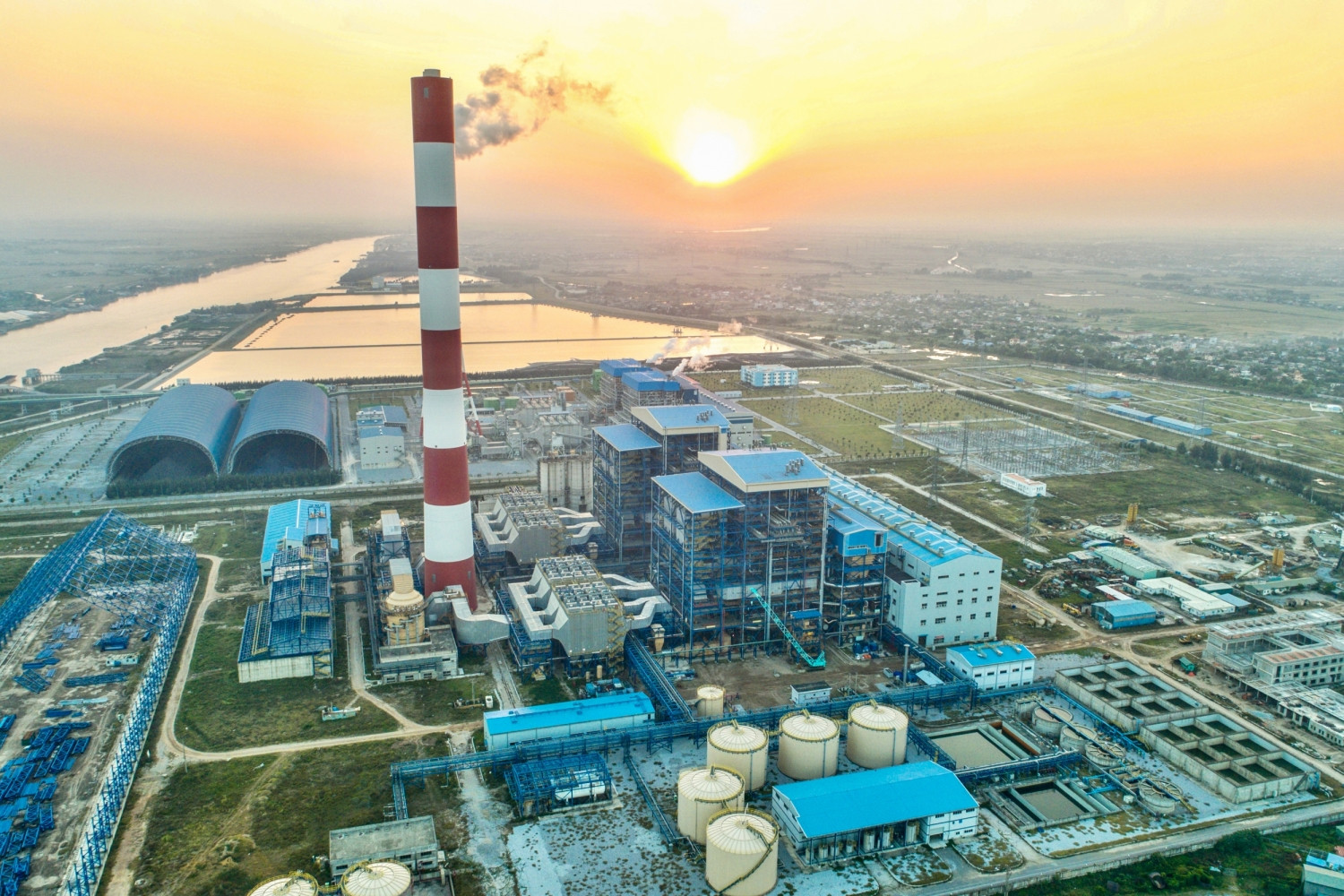 Dự án NMNĐ Thái Bình 2, ngày 23/2/2022 dự kiến sẽ đốt lửa bằng dầu lần đầu Tổ máy số 1, phấn đấu đưa nhà máy vào vận hành thương mại trong năm 2022.