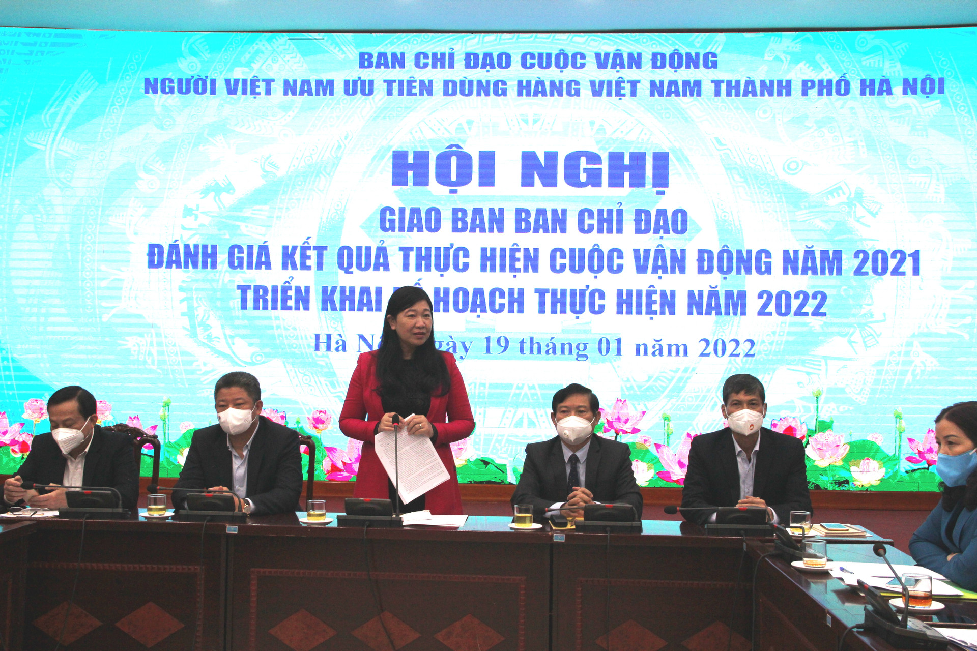Bà Nguyễn Lan Hương phát biểu tại hội nghị.