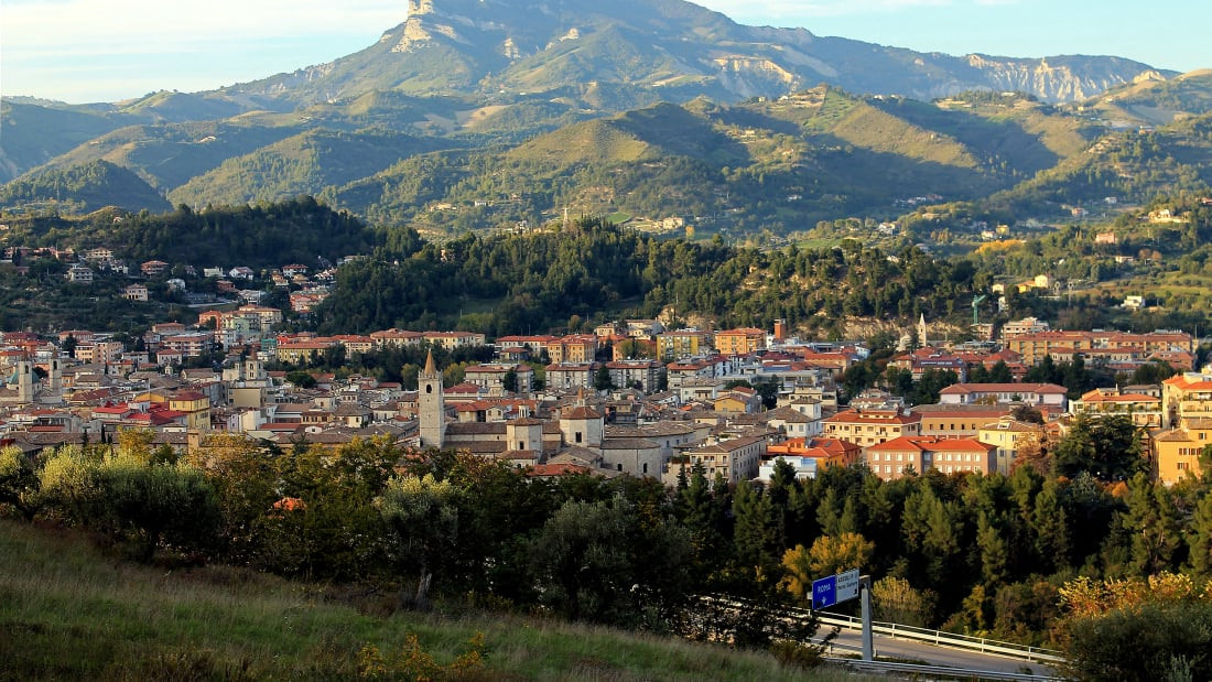 Thị trấn Ascoli Piceno xinh đẹp giữa lòng Italy. Ảnh: CNN.