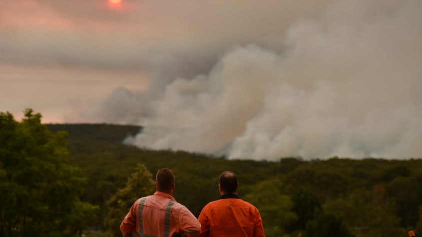 Một đám cháy rừng lớn được nhìn thấy từ Bargo, phía tây nam Sydney vào tháng 12/2019. Tình trạng khẩn cấp đã được ban bố tại khu vực đông dân nhất của Australia vào tháng đó do một đợt nắng nóng chưa từng có đã thổi bùng đám cháy rừng ngoài tầm kiểm soát. Ảnh: CNN.