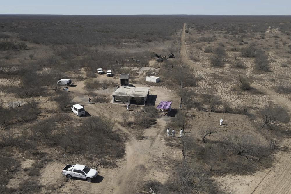 Hiện trường sa mạc rộng 23 km vuông tại “địa điểm thủ tiêu” của băng đảng tội phạm ma túy ở ngoại ô thành phố Nuevo Laredo, Mexico. Ảnh: AP.