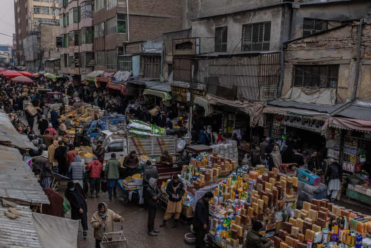 Chợ Mandawi của thủ đô Kabul luôn nhộn nhịp. Ảnh: The Guardian.