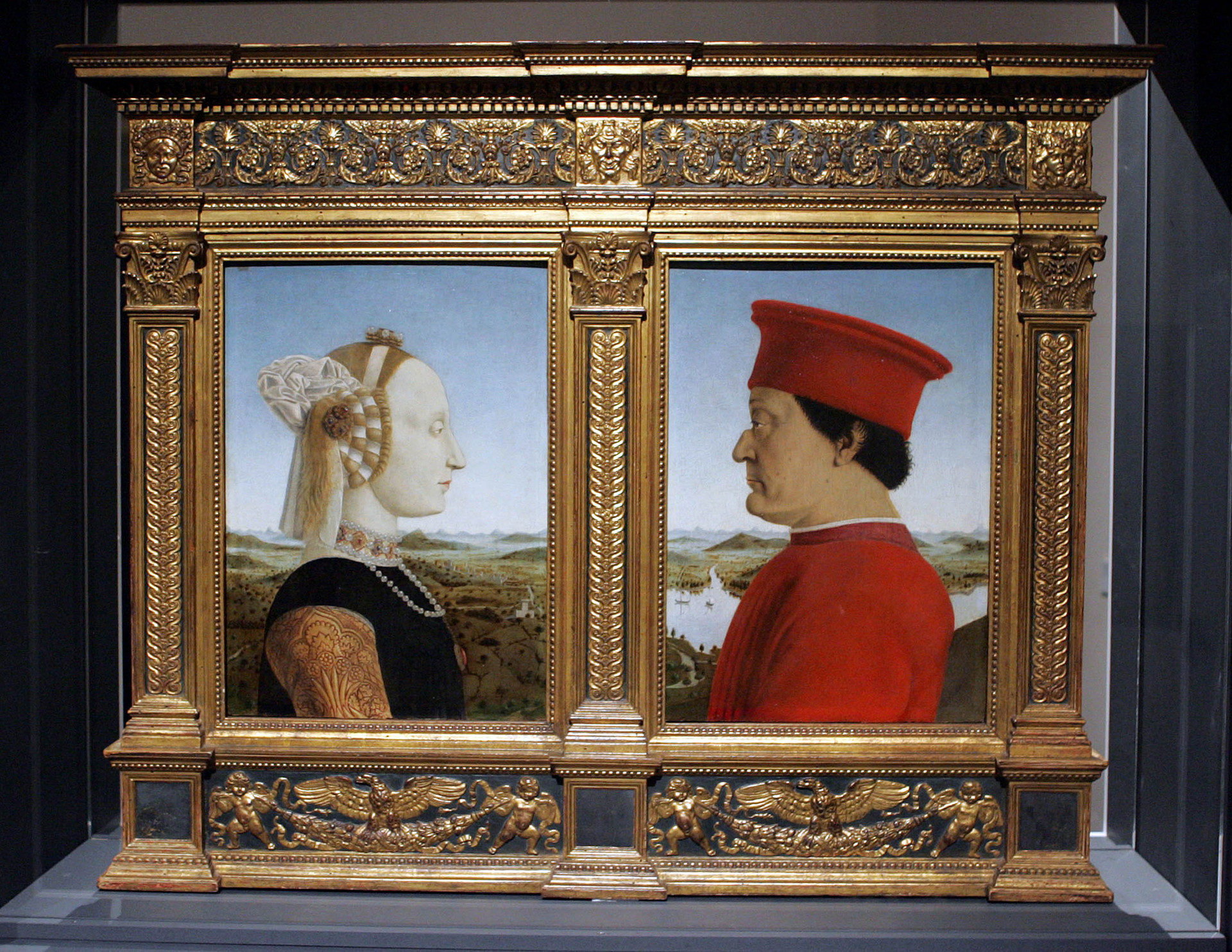 Bức chân dung của công tước Federico da Montefeltro và nữ bá tước Battista Sforza vùng Urbino. Ảnh: CNN.