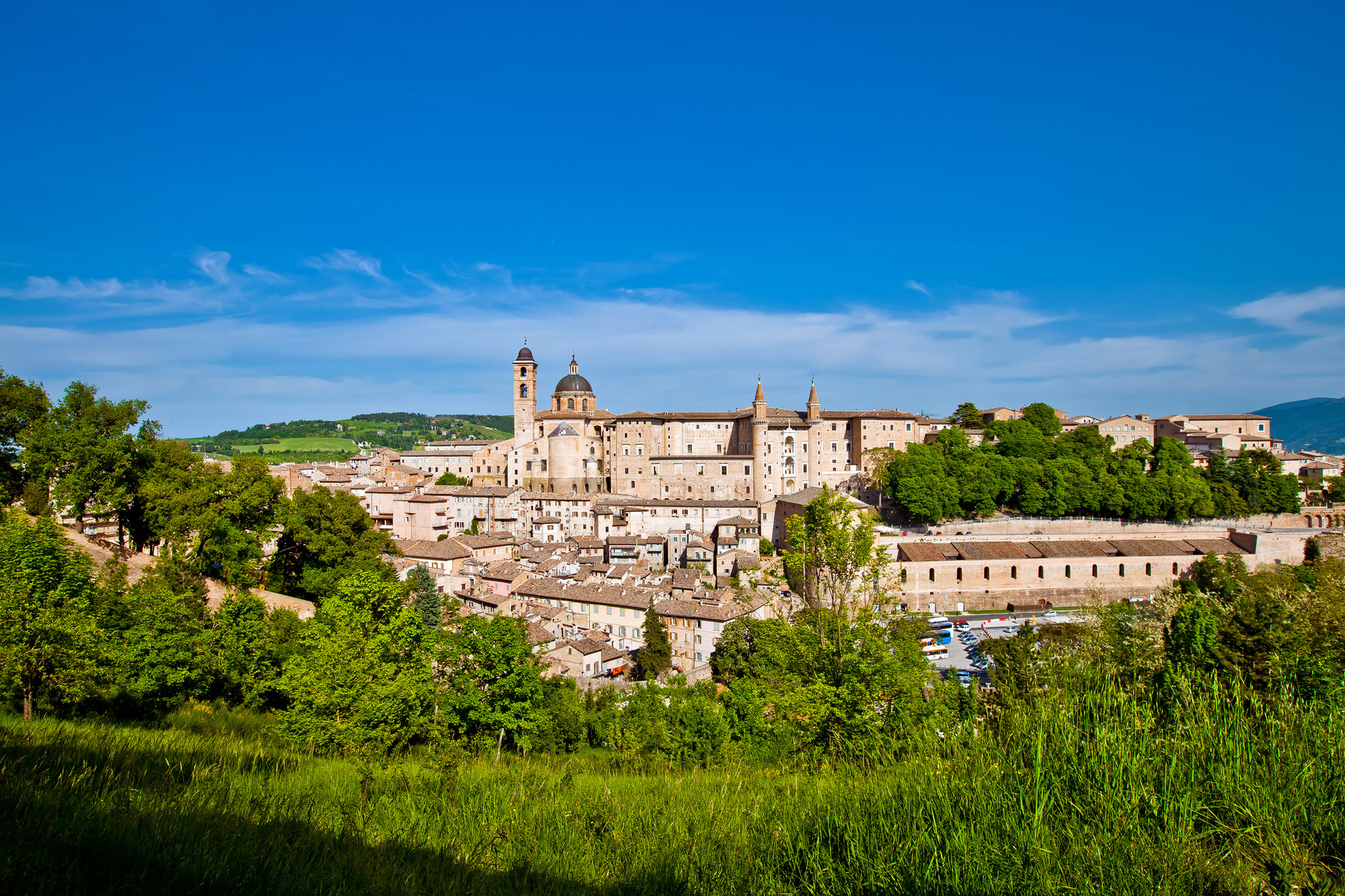 Palazzo Ducale là một lâu đài, một câu chuyện cổ tích của vùng đất Urbino. Ảnh: CNN.