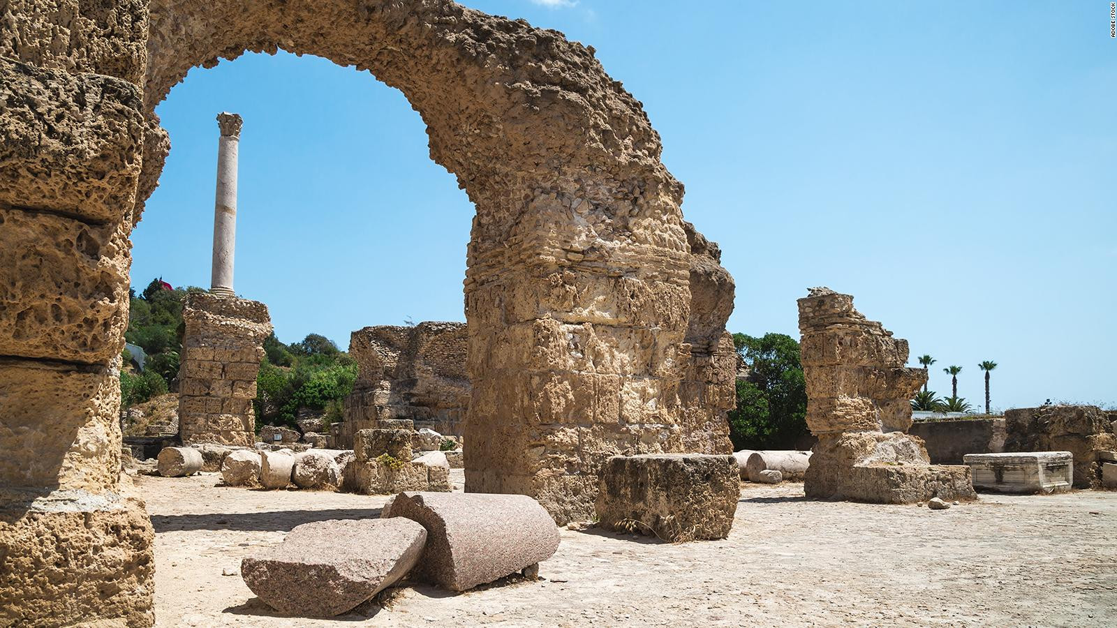 Carthage, một thành phố cổ được người Phoenicia thành lập vào thế kỷ thứ 9 TCN và sau đó bị La Mã chinh phục, nằm bên cạnh biển ở ngoại ô Tunis, thủ đô của Tunisia. Ảnh: CNN.