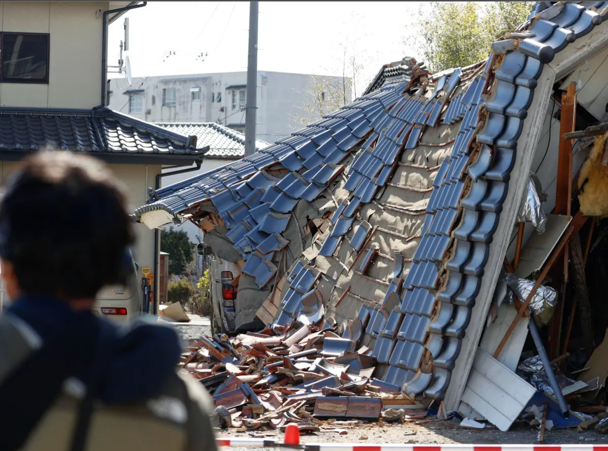 Nhiều ngôi nhà bị hư hại nặng nề sau trận động đất ngày 16/3. Ảnh: Tittle Press.