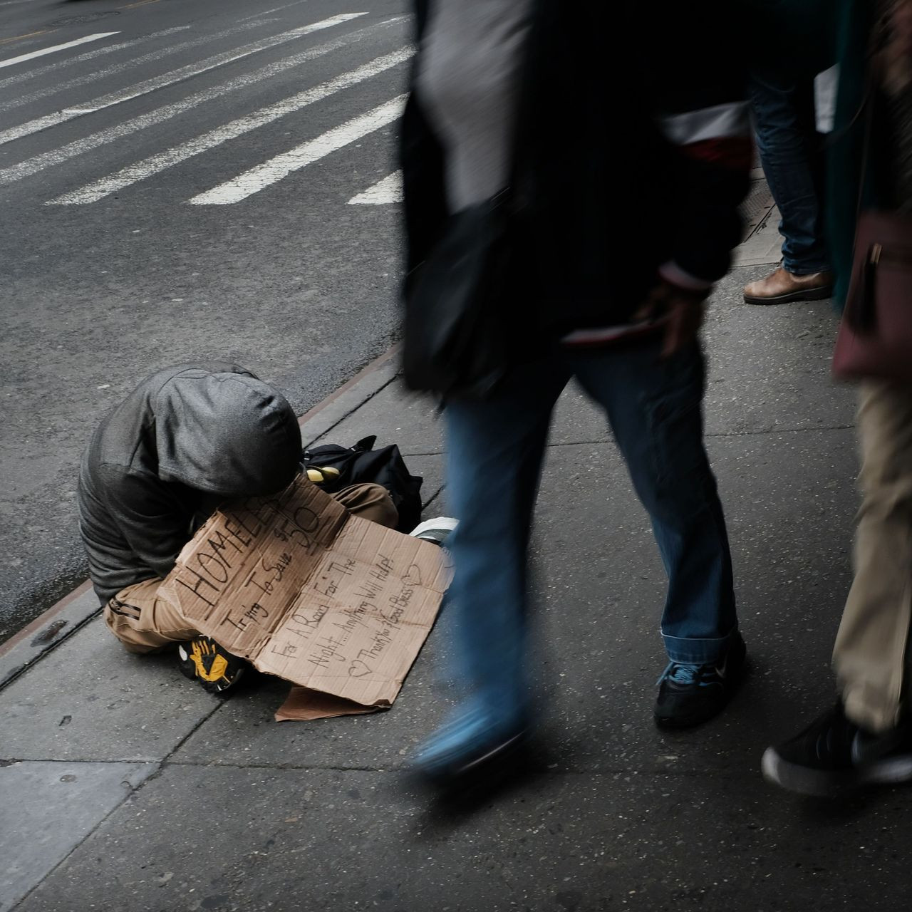 Những người vô gia cư trên đường phố New York. Ảnh: The Guardian.