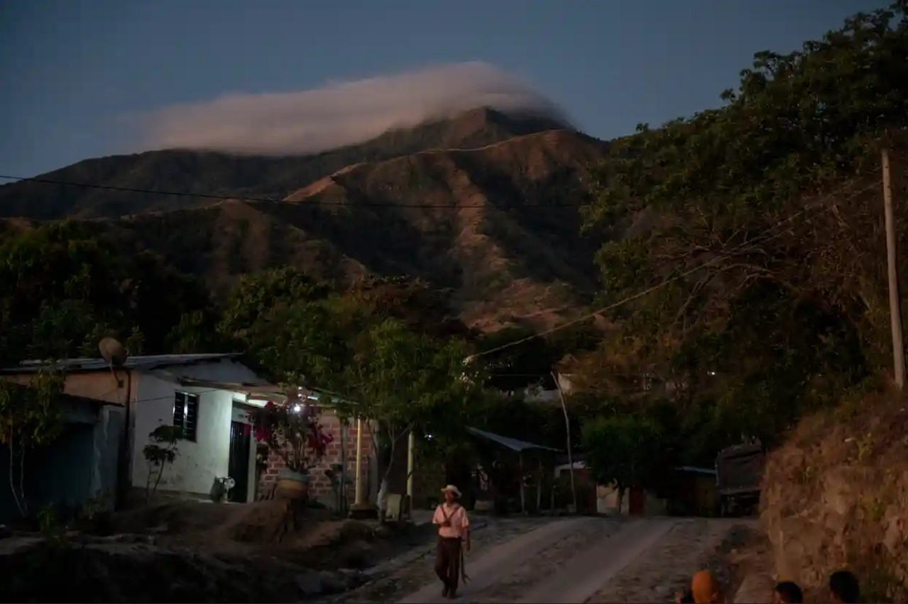 Thị trấn Atánquez, thủ phủ của người Kankuamo, được bao quanh bởi ngọn núi Sierra Nevada de Santa Marta. Ảnh: The Guardian.