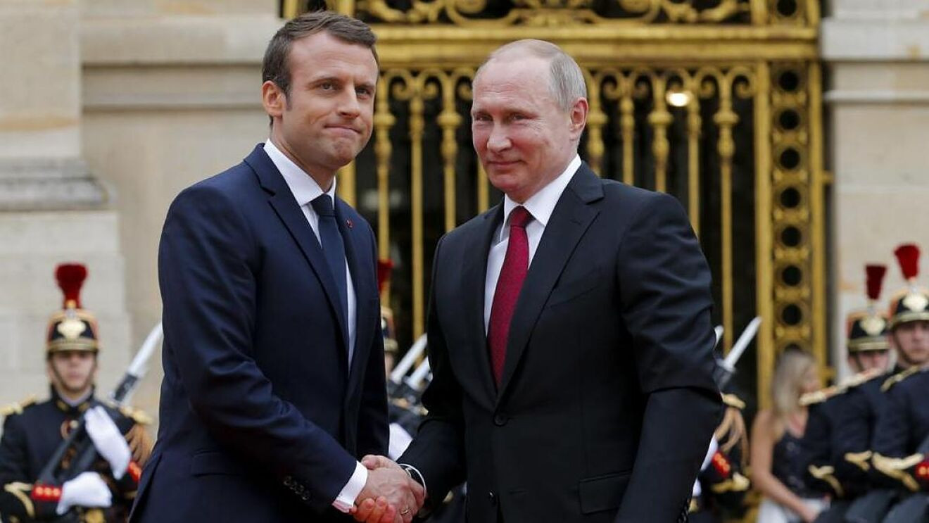 Tổng thống Pháp Emmanuel Macron và Tổng thống Nga Vladimir Putin. Ảnh: MARCA.