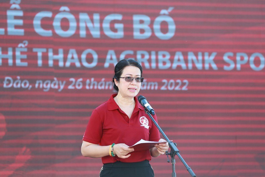 Bà Nguyễn Thị Phượng - Phó Tổng giám đốc phát biểu tại lễ công bố ra mắt ứng dụng Agribank Sports