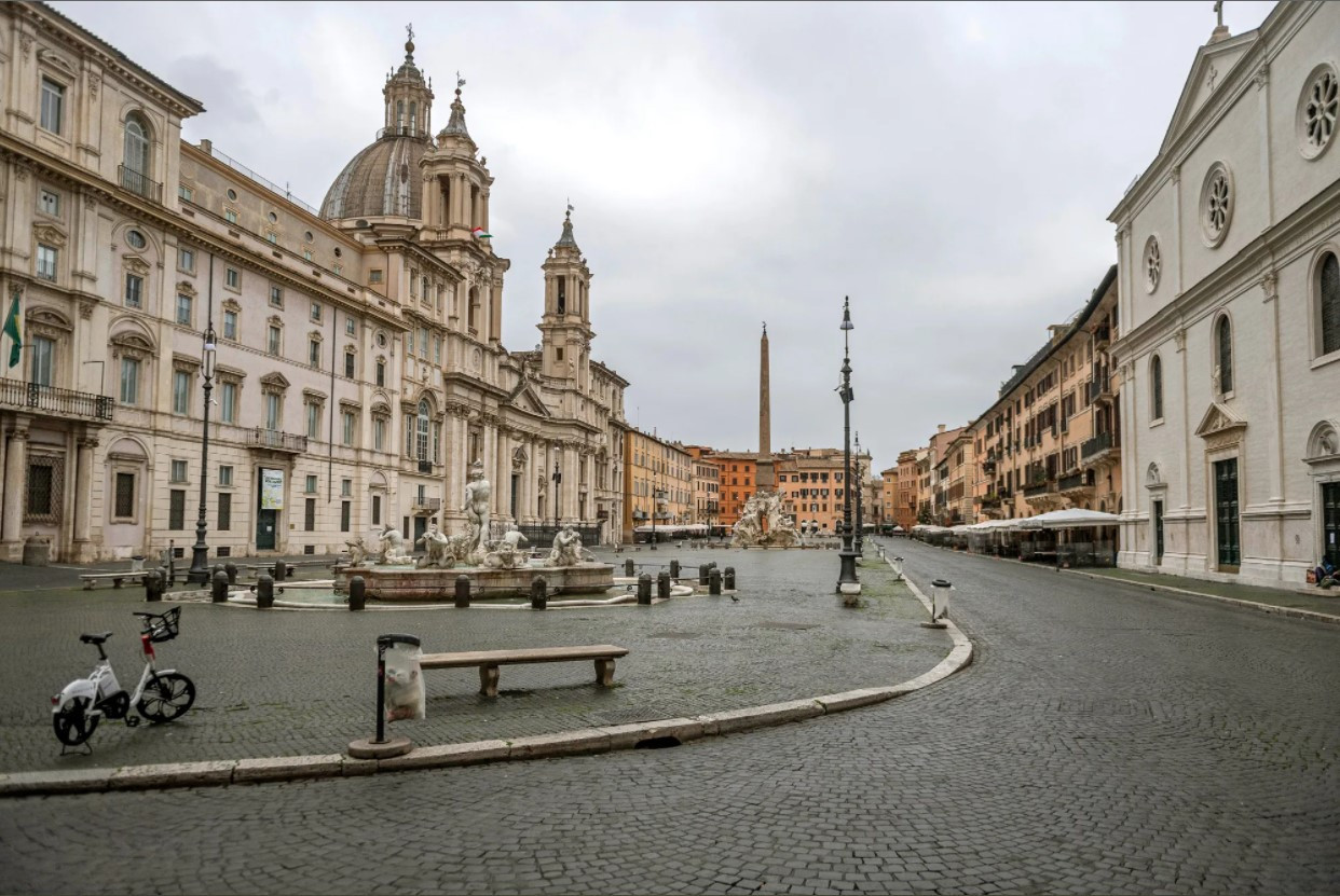 Thủ đô Rome vắng lặng những ngày phong tỏa. Ảnh: Wired.