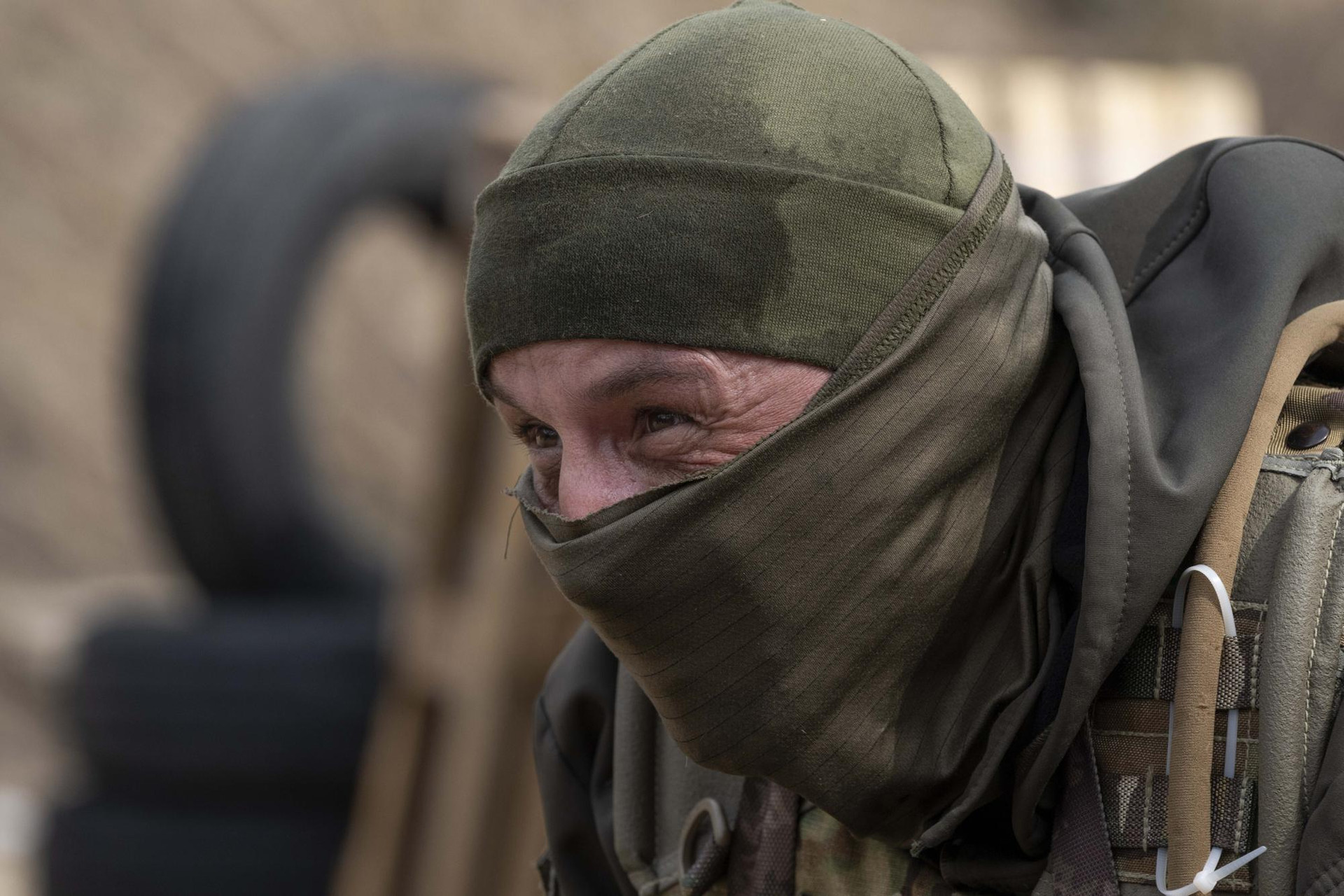 Quân nhân Ukraine trong một cuộc tập trận tại một địa điểm không được tiết lộ, gần Lviv, miền Tây Ukraine. Ảnh: AP.